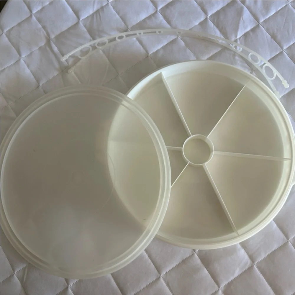 Tupperware white colored relish tray with lid and handle
